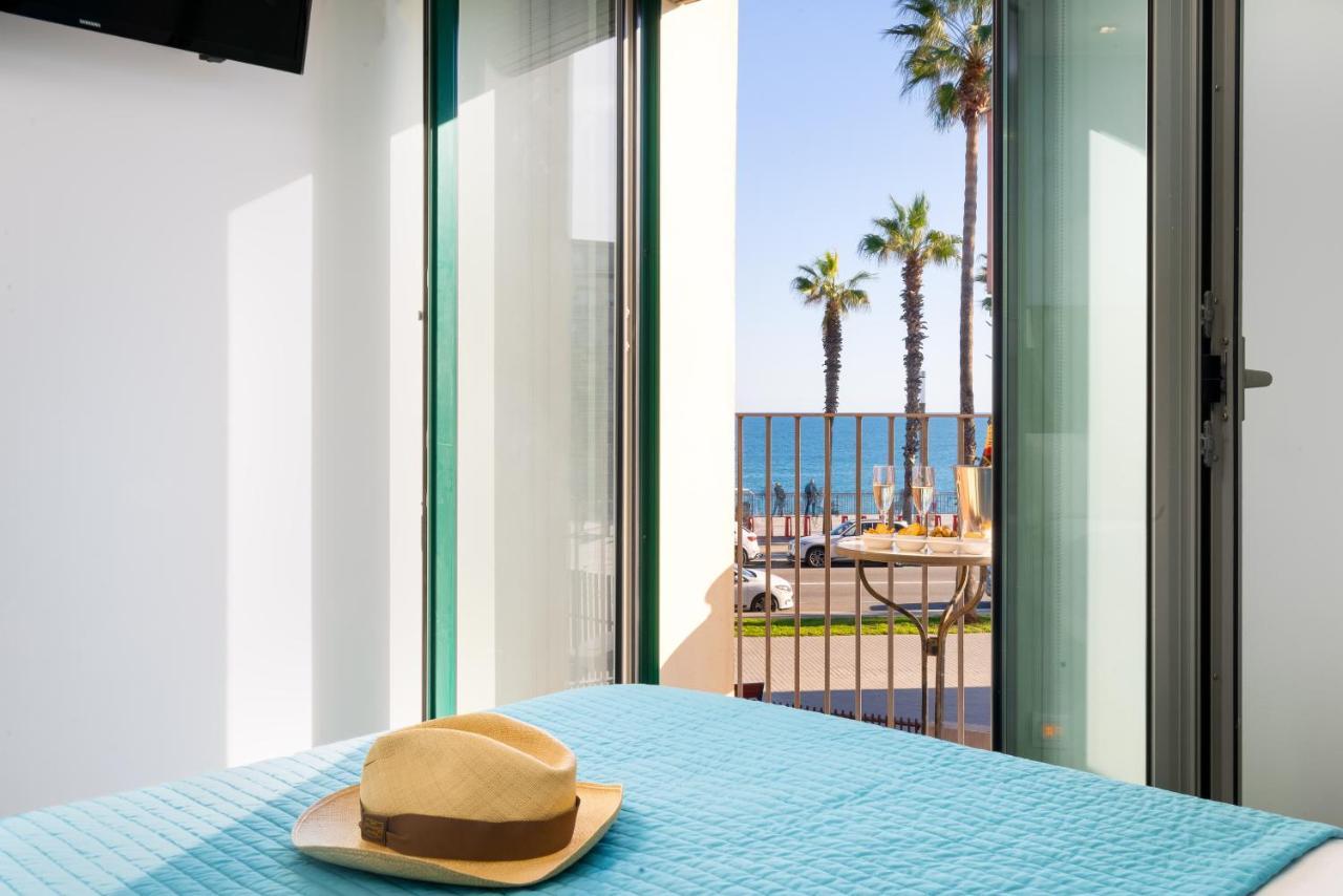 Kronos On The Beach Suite 2 Барселона Екстериор снимка