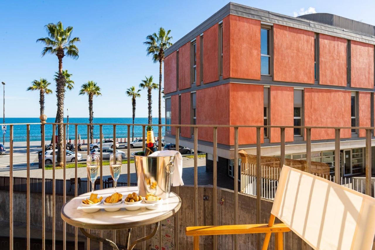 Kronos On The Beach Suite 2 Барселона Екстериор снимка