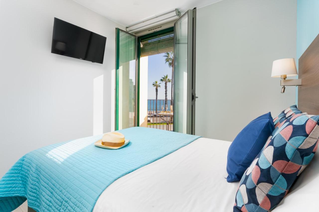 Kronos On The Beach Suite 2 Барселона Екстериор снимка